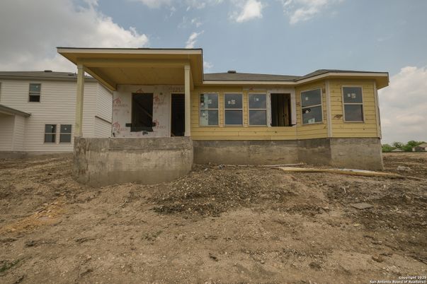 Exterior, Facade, Modern