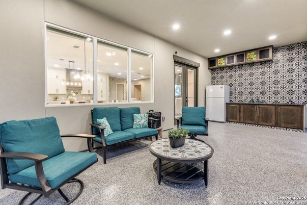 Interior, Living room, Pendant Lights, Recessed Lighting