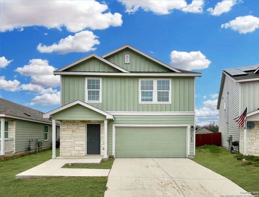 Attached, Exterior, Facade, Solar Panels, American Craftsman
