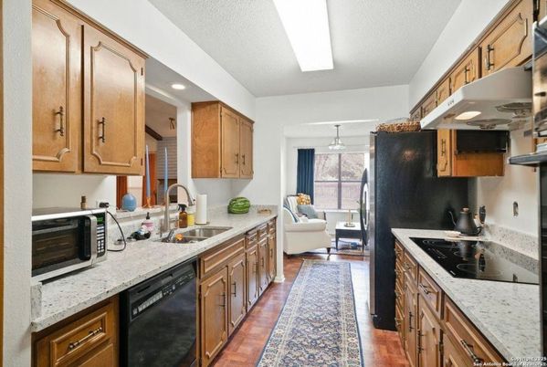 Interior, Kitchen, Living room, Recessed Lighting, Wood Texture Flooring