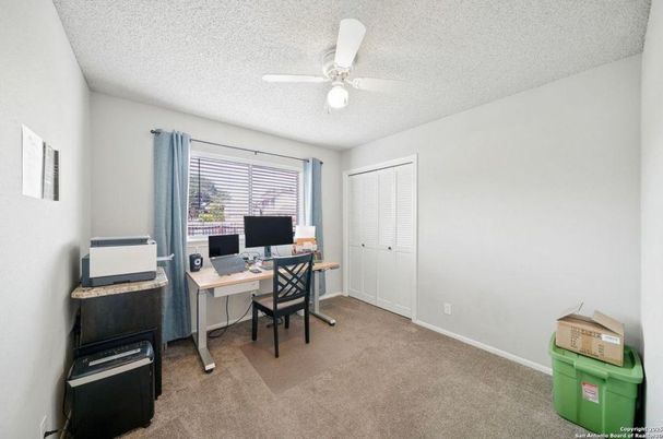Home Office, Interior