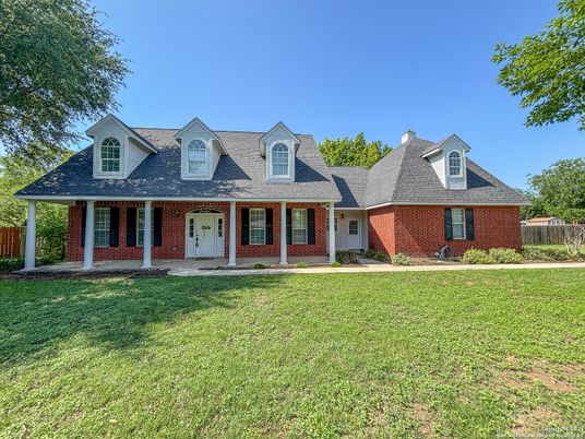 Exterior, Facade, Brick Facade, Cape Cod