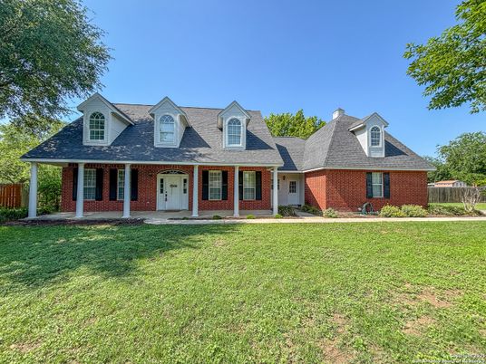 Exterior, Facade, Brick Facade, Cape Cod