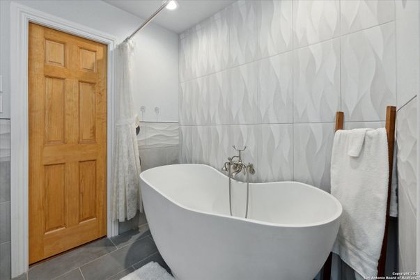 Bathroom, Free Standing Baths, Interior, Recessed Lighting