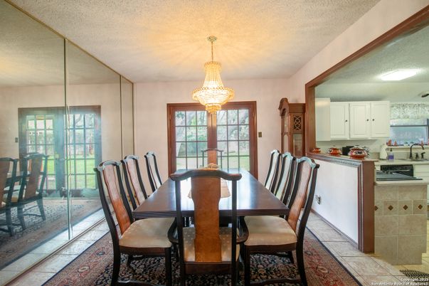 Chandelier, Dining room, Interior, Kitchen