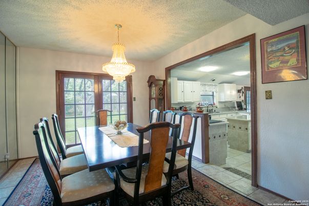 Chandelier, Dining room, Interior, Kitchen