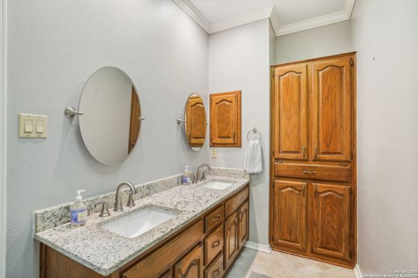 Bathroom, Dual Sink Vanities, Interior
