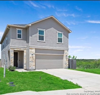 Attached, Exterior, Facade, American Craftsman