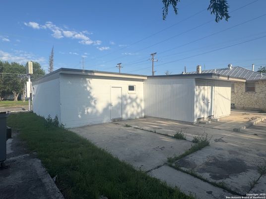 Backyard, Detached Garage, Exterior