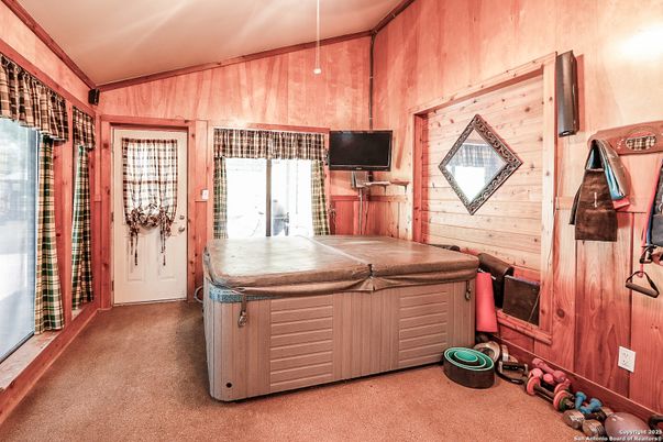 Hot Tub, Interior, Wooden Walls