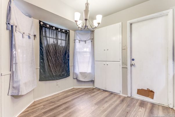 Chandelier, Empty room, Interior, Wood Texture Flooring