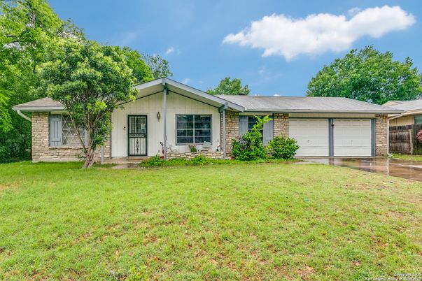 Attached, Backyard, Exterior, Facade, Brick Facade, Ranch