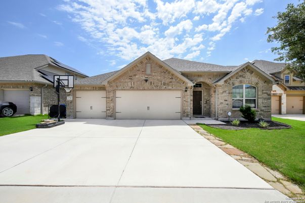 Attached, Exterior, Facade, Brick Traditional