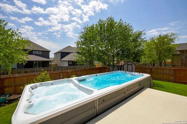Exterior, Hot Tub