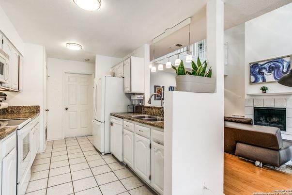 Fireplace, Interior, Kitchen, Pendant Lights
