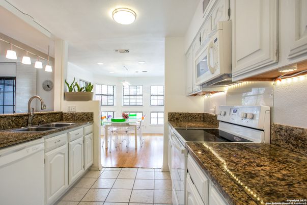 Dining room, Interior, Kitchen, Pendant Lights, Recessed Lighting, Wood Texture Flooring