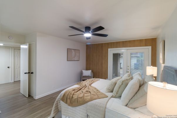 Bedroom, Interior, Living room, Recessed Lighting, Wood Texture Flooring