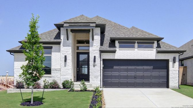 Attached, Exterior, Facade, Brick Traditional