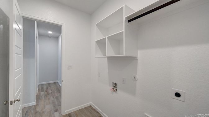 Interior, Recessed Lighting, Walk-in Closets, Wood Texture Flooring