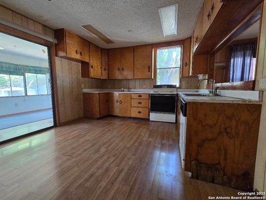 Interior, Kitchen, Recessed Lighting, Wood Texture Flooring
