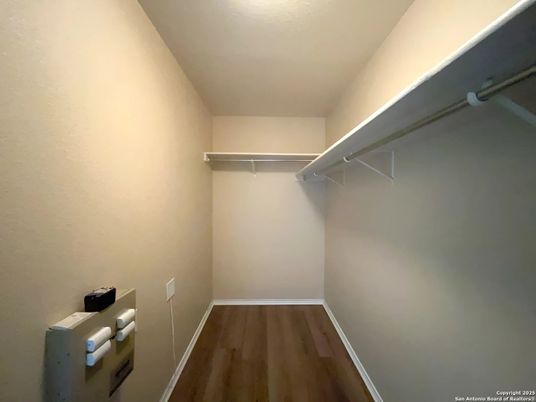 Interior, Walk-in Closets, Wood Texture Flooring