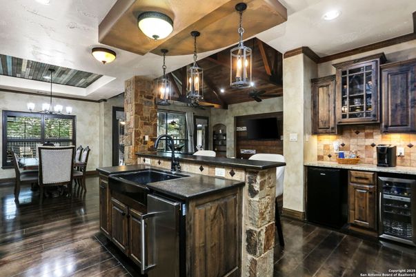 Dining room, Interior, Kitchen, Pendant Lights, Recessed Lighting, Wooden Ceilings, Wood Texture Flooring