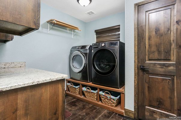 Interior, Washer, Wood Texture Flooring