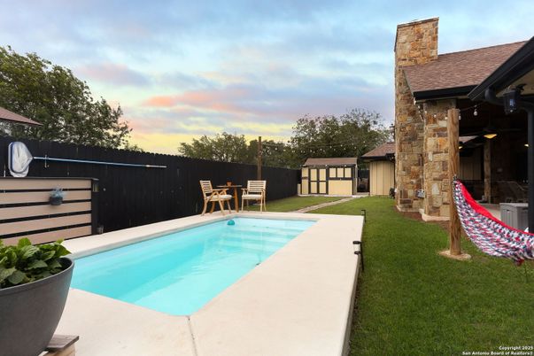 Exterior, Pool