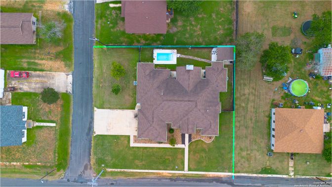 Exterior, Drone