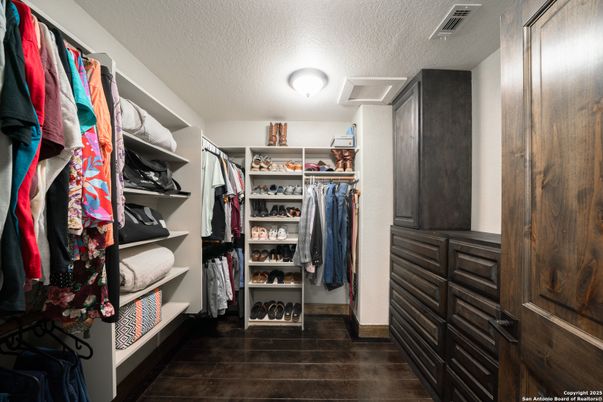 Interior, Walk-in Closets, Wood Texture Flooring