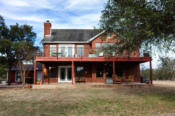 Backyard, Exterior, Facade, Brick Facade, Log Home