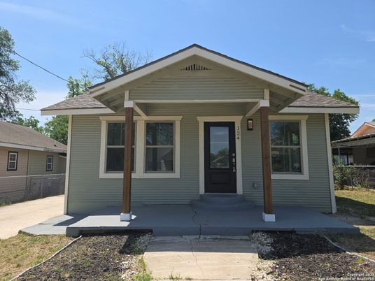 Exterior, Facade, American Craftsman