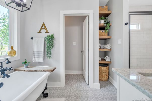 Bathroom, Free Standing Baths, Interior