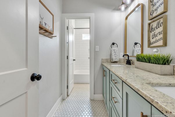 Bathroom, Dual Sink Vanities, Interior