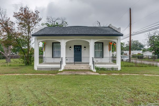 Backyard, Exterior, Facade, French Provincial
