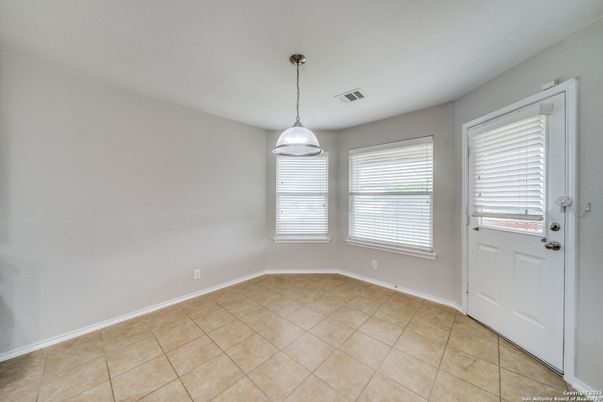 Empty room, Interior, Pendant Lights
