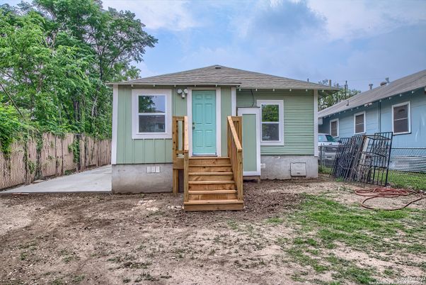 Backyard, Exterior