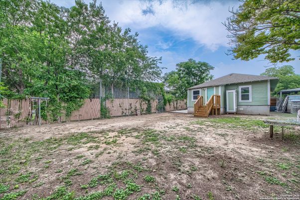 Backyard, Exterior