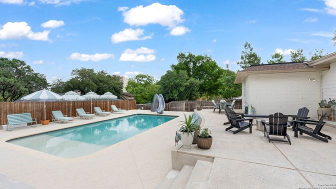 Exterior, Pool