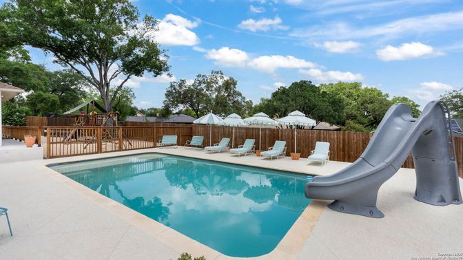 Exterior, Playground, Pool