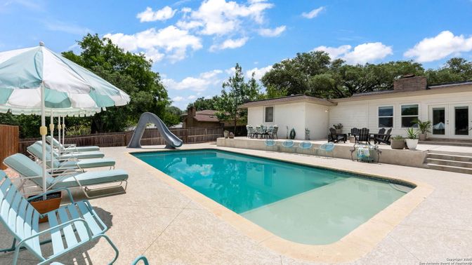 Exterior, Pool