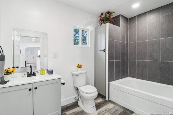 Bathroom, Interior, Recessed Lighting, Wood Texture Flooring