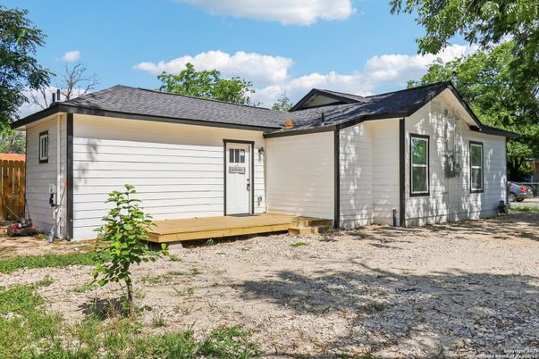 Detached Garage, Exterior