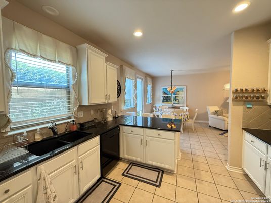Dining room, Interior, Kitchen, Recessed Lighting