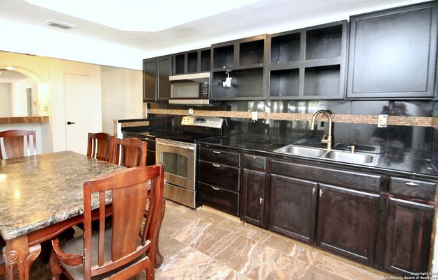 Dining room, Interior, Kitchen, Stainless Steel Appliances