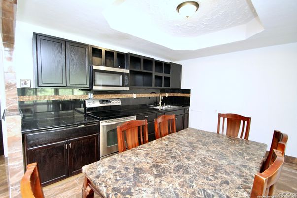 Dining room, Interior, Kitchen, Stainless Steel Appliances