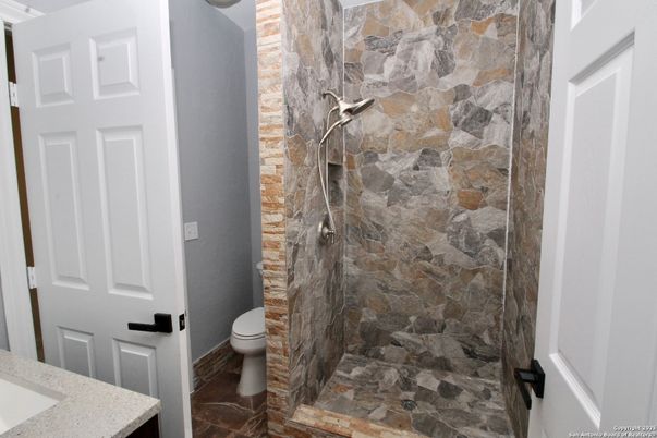 Bathroom, Interior, Stone Walls