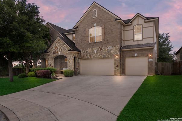Attached, Exterior, Facade, Brick Traditional