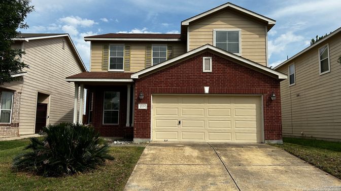 Attached, Exterior, Facade, Brick Facade, Brick Traditional