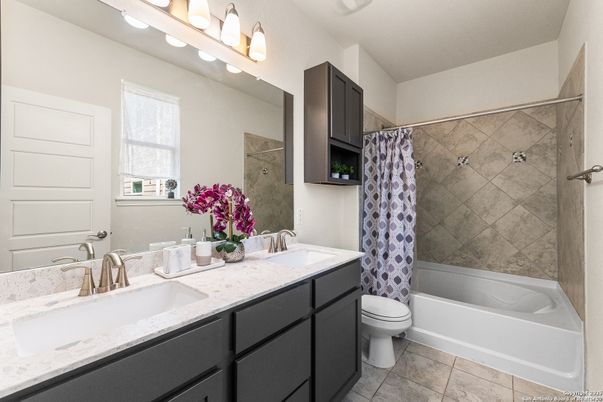 Bathroom, Dual Sink Vanities, Interior